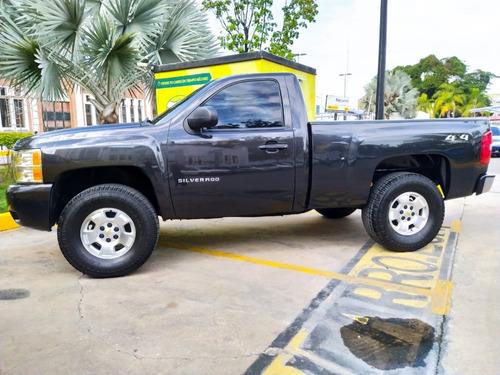 Imagen 3 de 11 de Chevrolet Silverado Lt