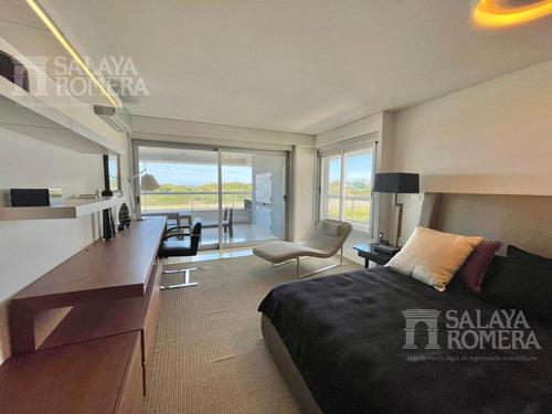 Imagen 19 de 28 de Venta - Apartamento De Categoria , Primera Linea Brava Sap4325120.