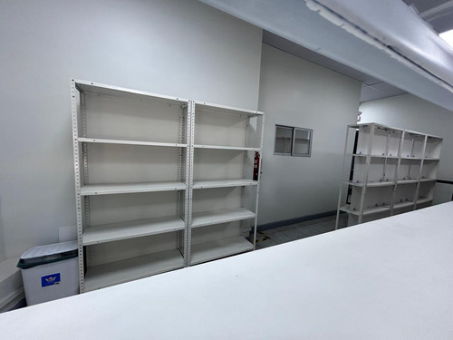 Local Comercial Ideal Farmacia Mac-iver /parque Forestal Pre