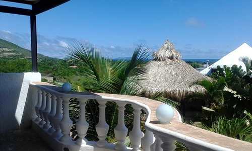 Imagen 2 de 15 de Excelente Oportunidad Casa/ Edificio Con Vista Al Mar Y Montaña. Total 8 Apartamentos Y 1000m2 Terreno. Venta Dueño Directo. Residencias (o Hotel) Uvas Del Mar.