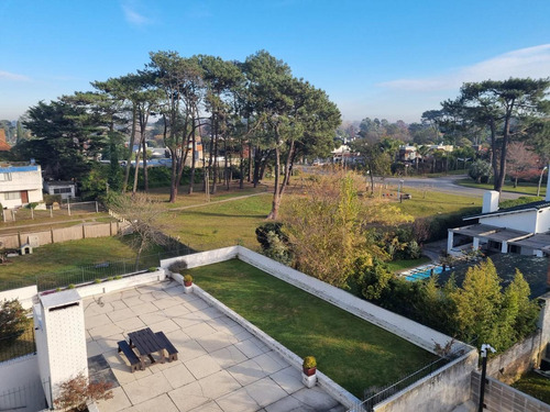 Imagen 3 de 20 de Apartamento -pent House, Av Italia Y Santa Monica , 1 Dormitorio Con Gge , 44 M2 95 M2 Terrazas !!