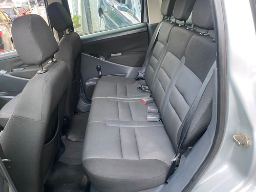 Imagem 13 de 15 de Fiat Idea Attractive 1.4 2013