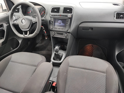 Volkswagen Vento 2.0 Confortline Mt