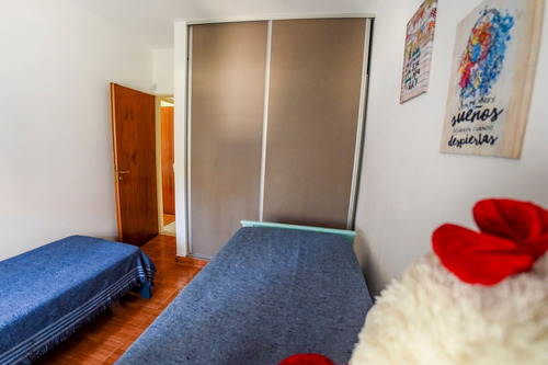 Venta ! Casa Con Pileta En Barrio Las Acequias