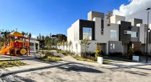 Casa En Venta Zinacantepec, San Miguel Zinacantepec 24-3725 Gis