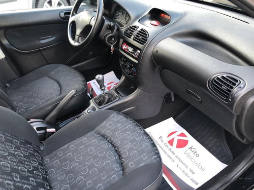 Peugeot 206 1.4 Presence 8v Flex 4p Manual
