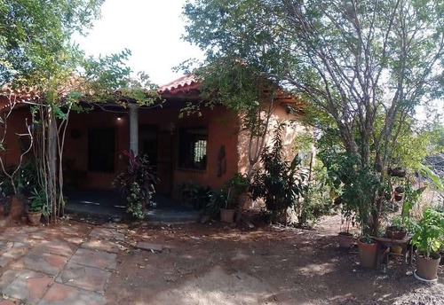 Imagen 1 de 13 de Casa En Playa Guacuco Isla De Margarita
