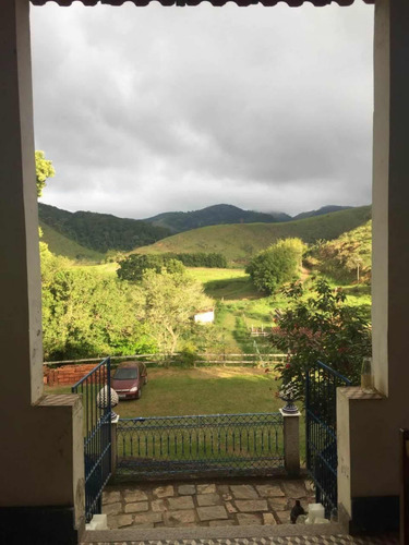Fazenda Ciclo Do Café Com Sede Centenária.