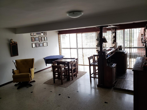 Imagen 16 de 30 de Los Naranjos Del Cafetal Calle Privada Vigilancia Excelente Vista Renovada 320mts 6h/7b/4 Puestos Tanque De Agua 10.000 Lts