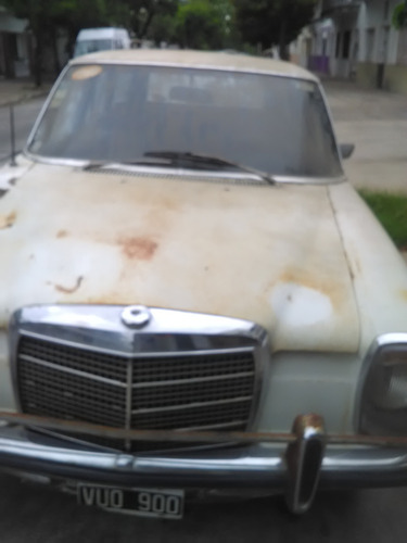 Folletos De Camiones Y Colectivos Mercedes Benz (Usado)