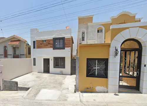 ¡¡¡ Bonita Casa , A Un Súper Precio !!!