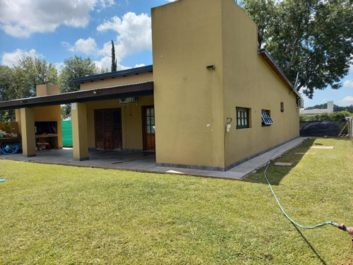 Imagen 1 de 11 de Casa Quinta En Venta Camino Al Balneario Junin