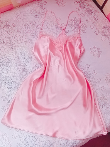Camisón De Satín Color Rosa Baby, Talla L (Usado)