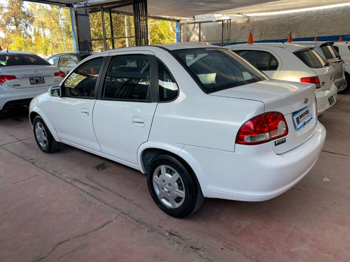 Imagen 4 de 8 de Chevrolet Classic 4 P Ls Abs+airbag 1.4n 2014