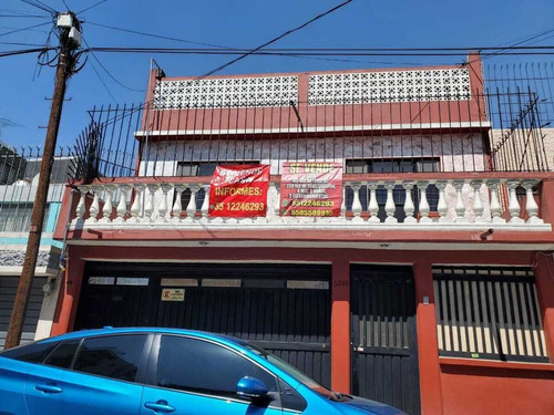 Amplisima Casa En Inmejorable Ubicación, Centrico Y Seguro.