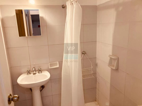 Alquiler Verano Apartamento De 3 Dormitorios + Servicio, Con Vista Al Mar.