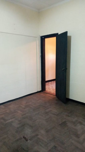 Imagen 7 de 11 de Casa En Venta C/ Cochera En Lomas De Zamora