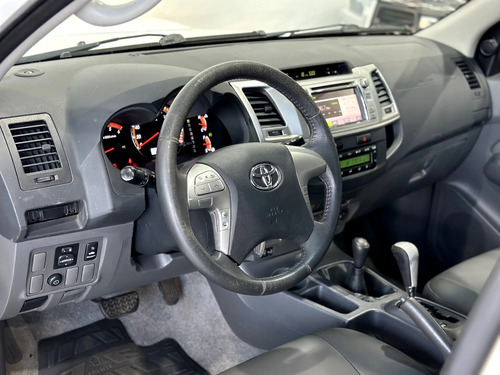 Toyota Hilux 3.0 SRV TOP 4X4 CD 16V TURBO INTERCOOLER DIESEL 4P AUTOMÁTICO