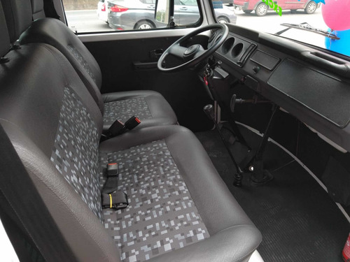 Volkswagen Kombi 1.6 3p Gasolina 2002