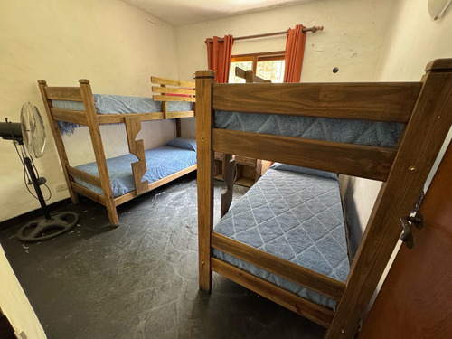 Casa En Venta En Carilo