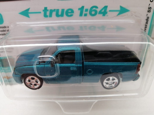 Auto World 2005 Chevy Silverado Ss Custom Esc 1:64 Verde Verde (Usado)