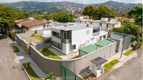 Casa Nueva Y Lista Para Estrenar En El Cafetal En Calle Cerrada