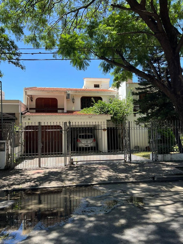 Casa De Categoría En Venta - Bajada Del Cerro