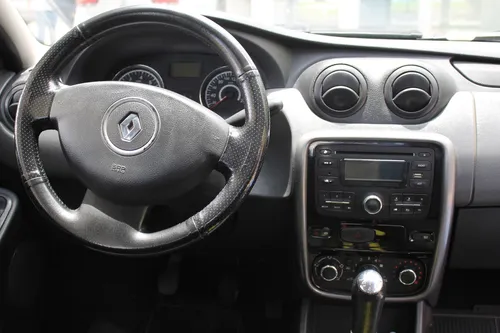 Renault Logan 1.6 Expression 2014