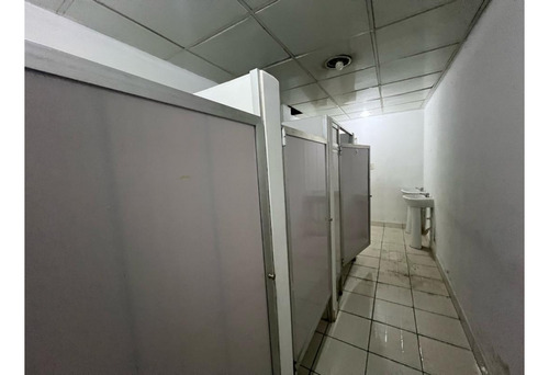 Se Vende Local Av. Bolivar Norte