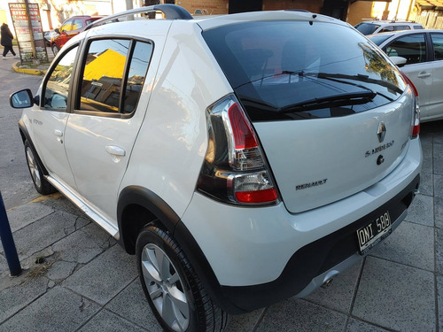 Imagen 4 de 12 de Renault Sandero Stepway 1.6 2015