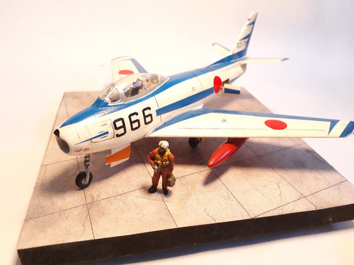 Avion De Combate 1/72 Sabre Japones Hobbyboss Armados 