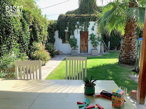 Casa En Venta De 3 Dorm. En Ñuñoa