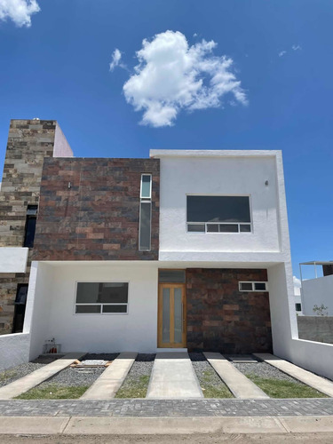 Imagen 1 de 30 de Casa Nueva Super Amplia