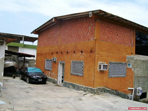 Imagen 2 de 16 de Casa De 3 Habitaciones, 10 P/e, 2 Locales Comerciales Y Anexo