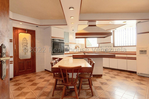Exclusiva Casa En Venta Ubicada En Los Naranjos Del Cafetal 25-17320