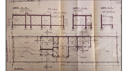 Venta Casa 2 Ambientes 1 Dormitorio En Caseros, Jardín Parrilla
