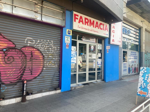 Traspaso De Farmacia Funcionando En Muy Buena Ubicacion 