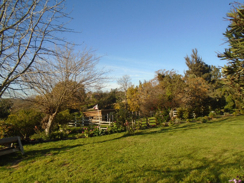 Parcela Con 2 Construcciones. Cercana Acceso Troncal Sur...
