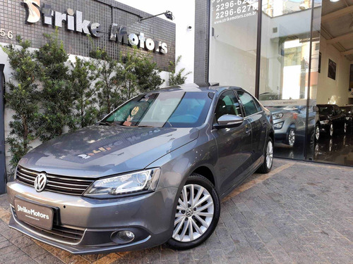 Volkswagen Jetta 2.0 Tsi Highline 211cv Gasolina 4p