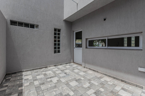 En Venta. Parque Avellaneda. Ph. 3 Amb. Patio Y Terraza Propios. Sin Expensas.