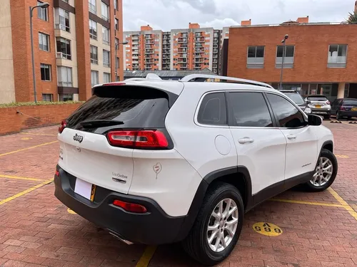 Jeep Cherokee 3.2 Longitude Plus