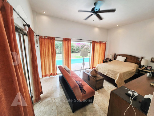 Casa En Venta De 2 Recámaras, Estudio Tv, Piscina, Sm 307, Doctores, Cancún