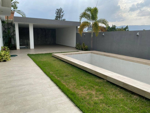Imagen 12 de 13 de 140517 Lujosa Casa A Estrenar En Altos De Guataparo - Carmen María González 0412.4359728