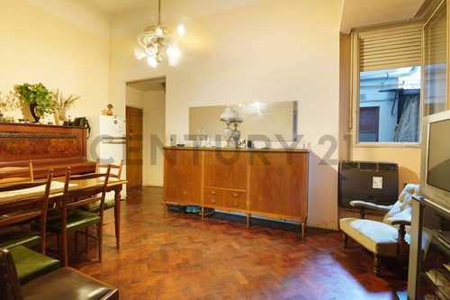 ¡oportunidad En Barracas! Departamento Con Encanto Y Gran Potencial