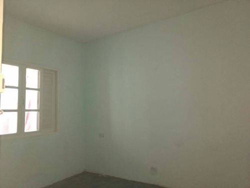 Vendo 4 Quartos,3 Banheiros,3 Cozinha,2 Salas,1 Garagem,