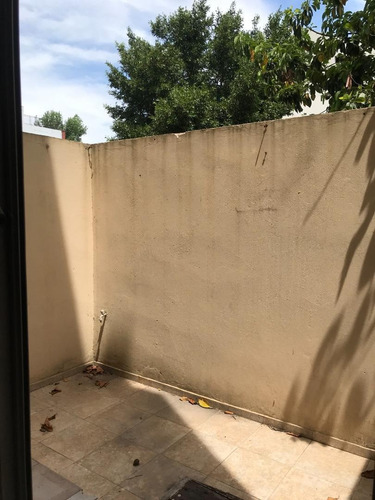 Imagen 5 de 13 de Departamento 2 Amb 2 Patios Banfield Residencial