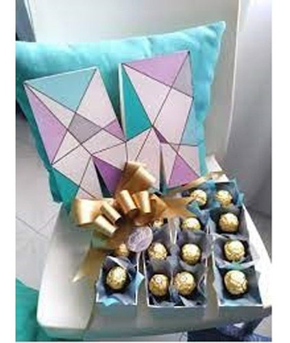 Letra G Decorada Con Chocolate Ferrero Para 14 De Febrero