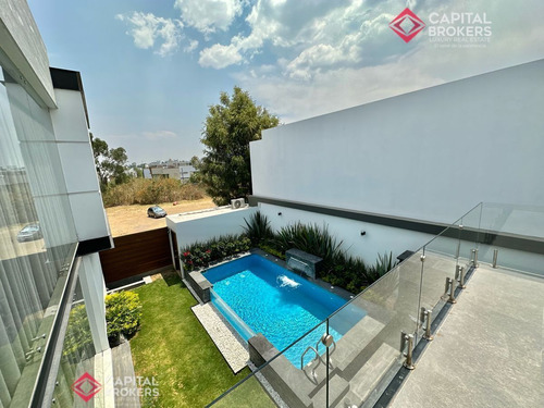 Casa En Venta De Lujo En Villa Verona Con Alberca