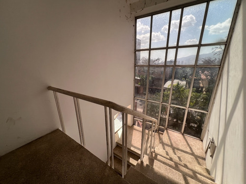Vende Exclusivo Apartamento Con Terraza Y Vista Panorámica 360°, Urb. Colinas De Bello Monte, (sector Valle Arriba). Calle Cerrada Con Vigilancia, Edificio Boutique De Solo 3 Apartamentos, Privacidad.