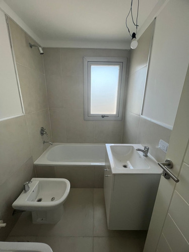 Alquiler Departamento 2 Dormitorios Banfield Con Cochera